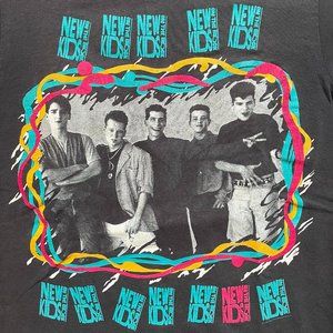 🎵 VINTAGE Women's S 1980s Hanes New Kids on the Block on Tour NKOTB T-Shirt 🎵